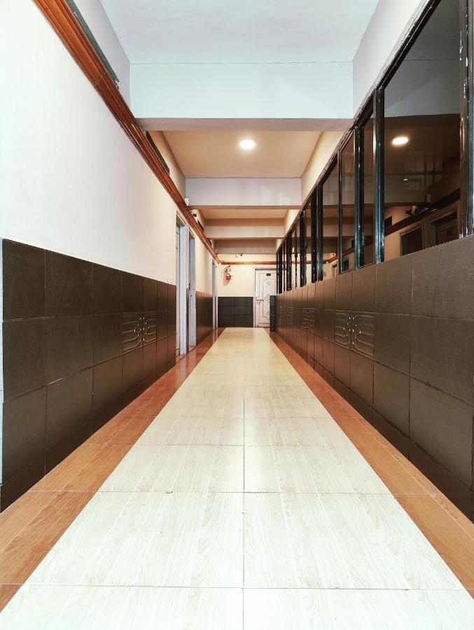 Hotel Harmony Jāmnagar Extérieur photo