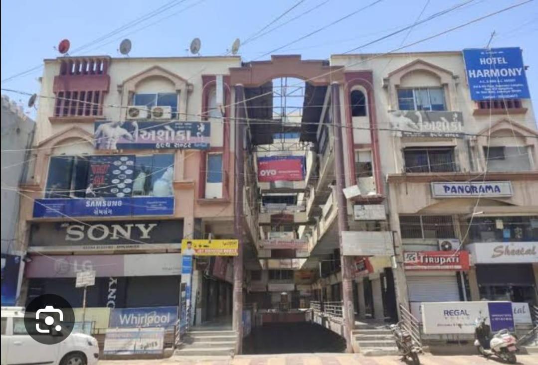 Hotel Harmony Jāmnagar Extérieur photo